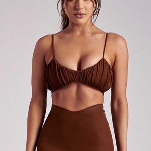 JORDAN
Ruched Front V Front Top - Ginger